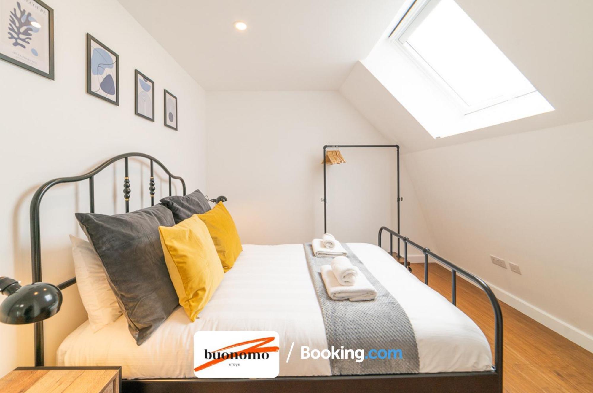 Two Bedroom Apartment At Buonomo Stays Short Lets & Serviced Accommodation ロンドン エクステリア 写真