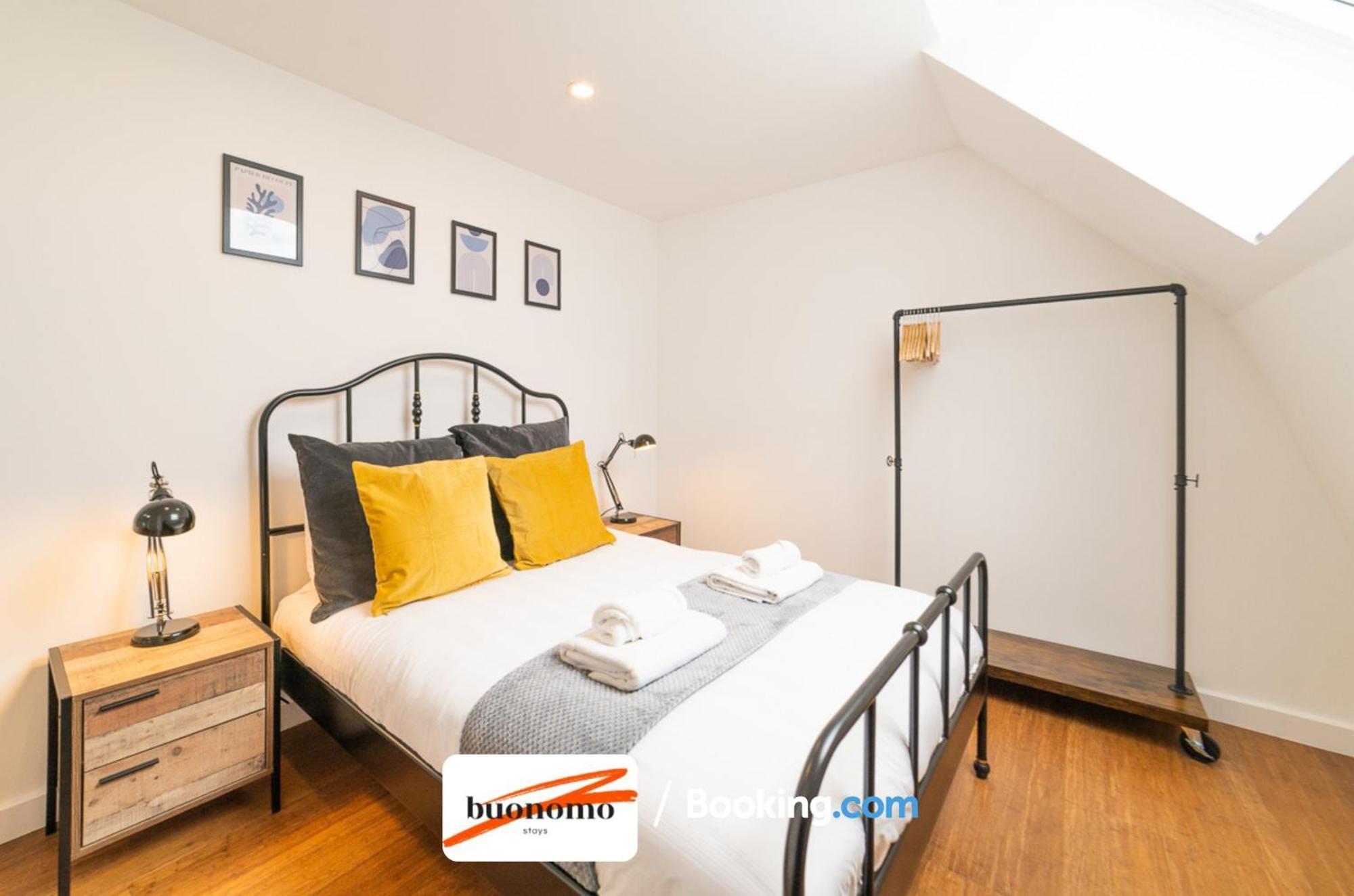 Two Bedroom Apartment At Buonomo Stays Short Lets & Serviced Accommodation ロンドン エクステリア 写真