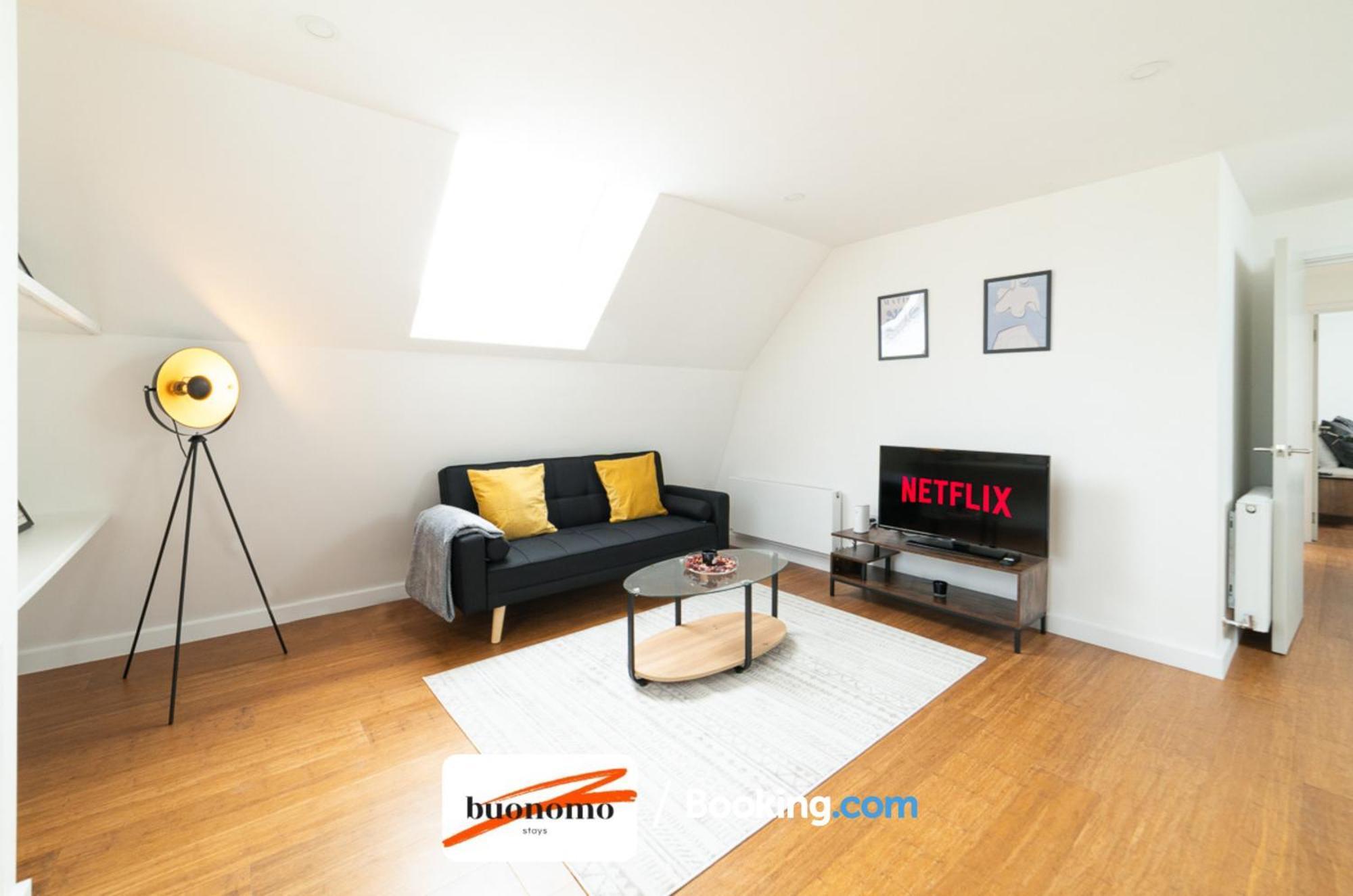 Two Bedroom Apartment At Buonomo Stays Short Lets & Serviced Accommodation ロンドン エクステリア 写真