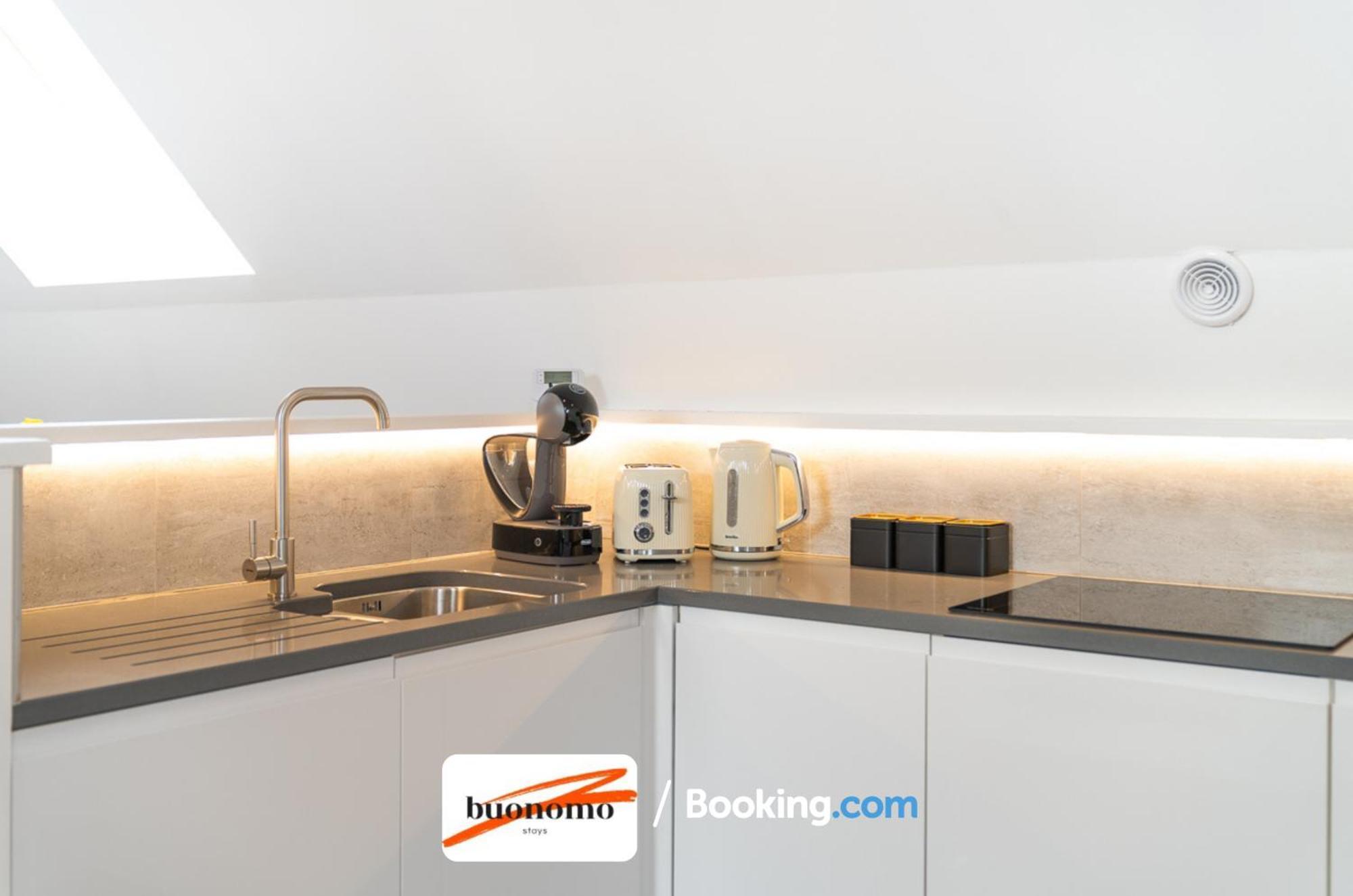 Two Bedroom Apartment At Buonomo Stays Short Lets & Serviced Accommodation ロンドン エクステリア 写真