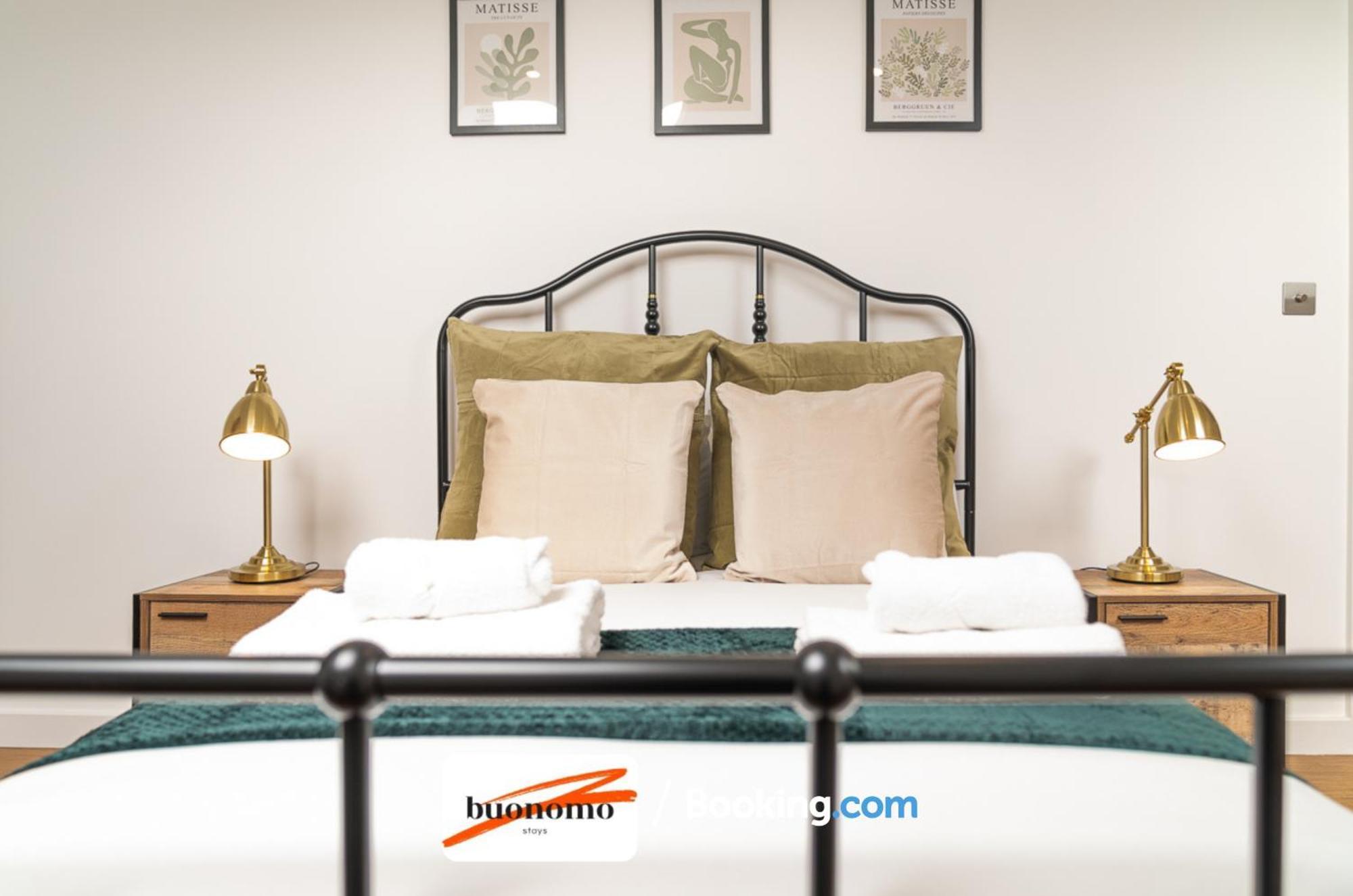 Two Bedroom Apartment At Buonomo Stays Short Lets & Serviced Accommodation ロンドン エクステリア 写真
