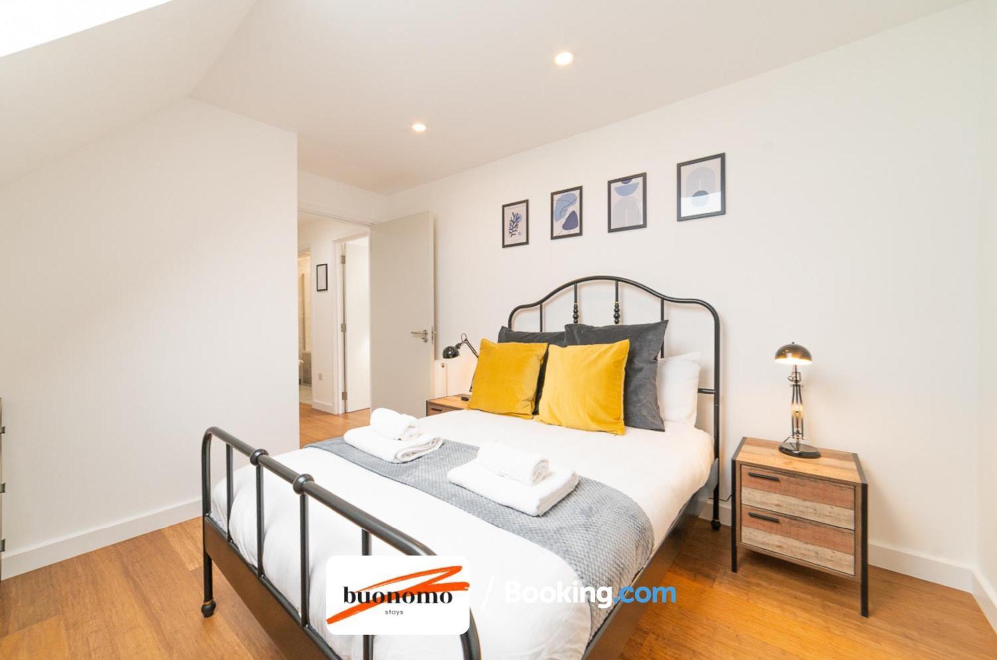 Two Bedroom Apartment At Buonomo Stays Short Lets & Serviced Accommodation ロンドン エクステリア 写真